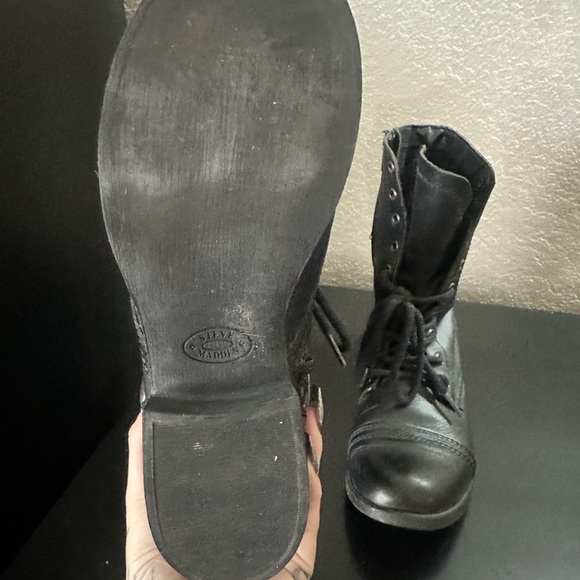 Steve Madden Sz 8 Black Lace-Up Women's Boots - Picture 5 of 7